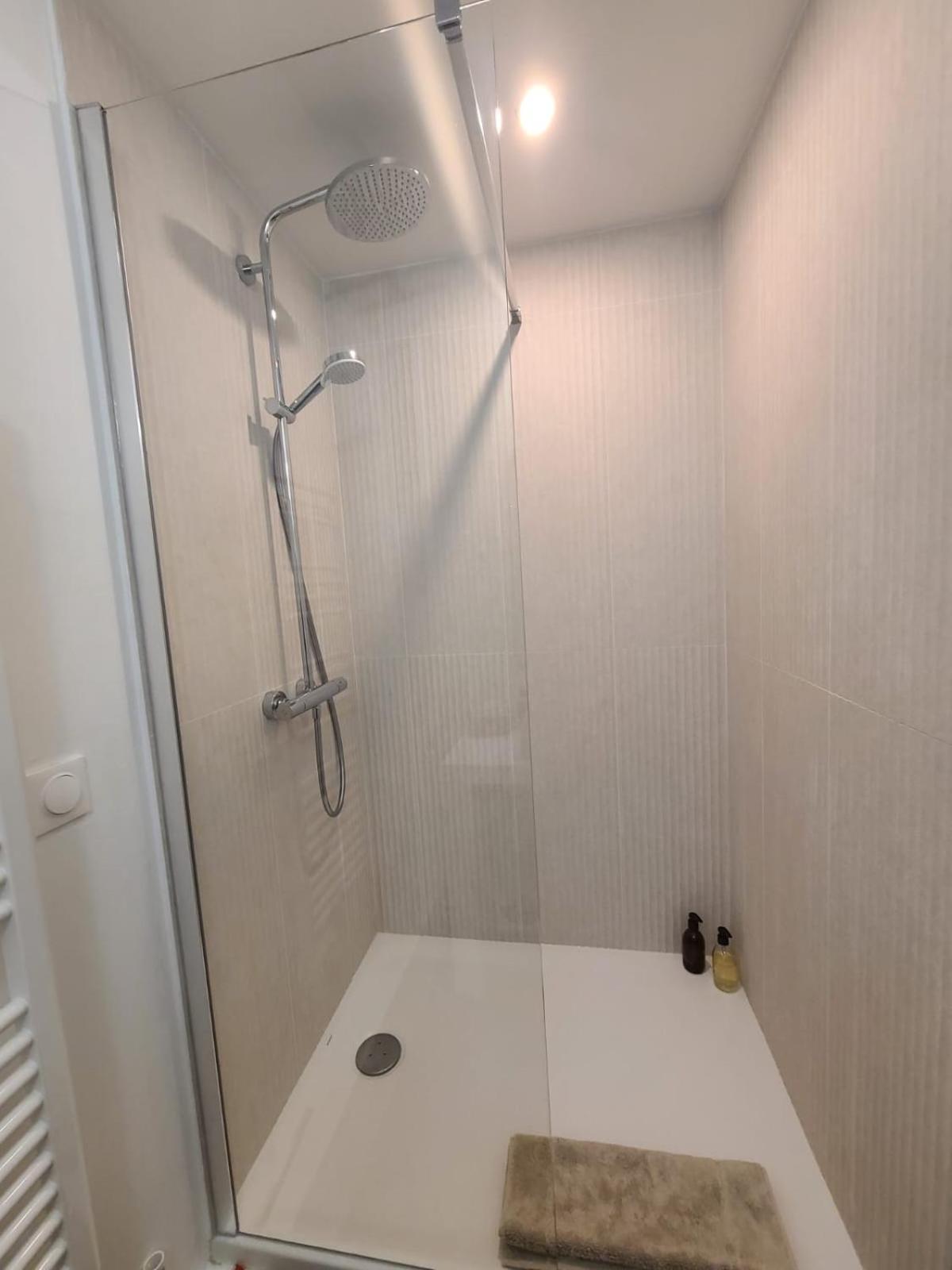 Superbe Appartement Familial En Coeur De Ville - Parking - Petit Dej Sur Demande ลาซิโอตาต์ ภายนอก รูปภาพ
